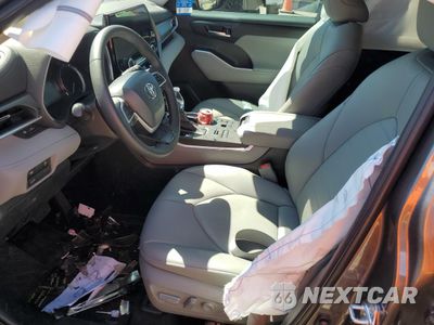 Zdjęcie 7 z 13 samochodu: 2024 TOYOTA HIGHLANDER LE VIN:5TDKDRBH2RS541825 - miniatura