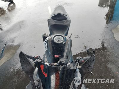 Piąte zdjęcie samochodu w środku: 2016 YAMAHA YZFR3 VIN:MH3RH06Y5GK011945 - miniatura