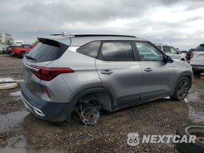 Trzecie zdjęcie samochodu z tyłu: 2023 KIA SELTOS S VIN:KNDEU2AA0P7368581 - miniatura