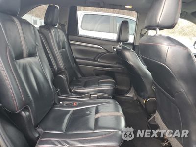 Zdjęcie 11 z 14 samochodu: 2019 TOYOTA HIGHLANDER SE VIN:5TDJZRFH7KS577863 - miniatura