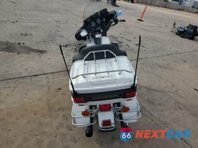 Zdjęcie 6 z 9 samochodu: 2007 HARLEY-DAVIDSON FLHTCUI VIN:1HD1FC41X7Y703882 - miniatura
