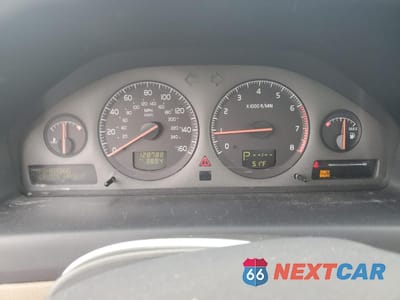 Zdjęcie 9 z 12 samochodu: 2003 VOLVO S60 2.4T VIN:YV1RS58D632263229 - miniatura