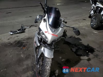 Drugie zdjęcie samochodu z przodu: 2014 HONDA CBR500 RA-ABS VIN:MLHPC4409E5100435 - miniatura