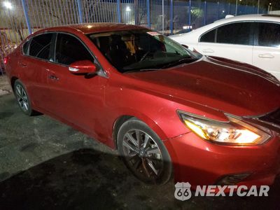 Czwarte zdjęcie samochodu z boku: 2017 NISSAN ALTIMA 2.5 VIN:1N4AL3AP3HC111022 - miniatura