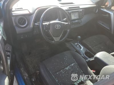 Zdjęcie 8 z 13 samochodu: 2017 TOYOTA RAV4 XLE VIN:JTMRFREV8HD212244 - miniatura