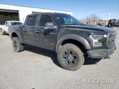 Czwarte zdjęcie samochodu z boku: 2018 FORD F150 RAPTOR VIN:1FTFW1RGXJFB27657 - miniatura