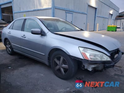 Czwarte zdjęcie samochodu z boku: 2004 HONDA ACCORD EX VIN:JHMCM56744C038708 - miniatura