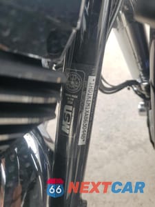 Zdjęcie 9 z 9 samochodu: 2010 HARLEY-DAVIDSON FLHTK VIN:1HD1KEM1XAB630448 - miniatura