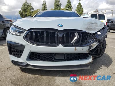 Piąte zdjęcie samochodu w środku: 2025 BMW M8 VIN:WBSDZ0C06SCS32454 - miniatura