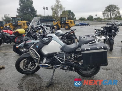 Trzecie zdjęcie samochodu z tyłu: 2019 BMW R 1250 GS ADVENTURE VIN:WB10J5309KZF78103 - miniatura