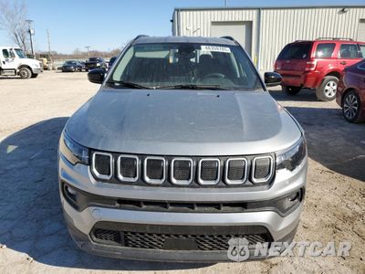 Piąte zdjęcie samochodu w środku: 2022 JEEP COMPASS LATITUDE VIN:3C4NJDBB8NT106246 - miniatura