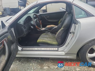 Zdjęcie 7 z 12 samochodu: 2001 MERCEDES-BENZ SLK 320 VIN:WDBKK65F91F195046 - miniatura