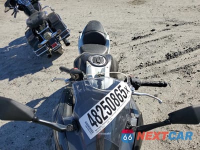 Piąte zdjęcie samochodu w środku: 2022 KAWASAKI EX650 N VIN:ML5EXEN19NDA72425 - miniatura