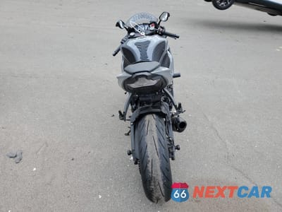 Czwarte zdjęcie samochodu z boku: 2019 KAWASAKI ZX636 K VIN:JKBZXJG14KA001341 - miniatura