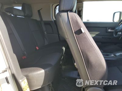Zdjęcie 11 z 15 samochodu: 2012 TOYOTA FJ CRUISER VIN:JTEBU4BF8CK147645 - miniatura