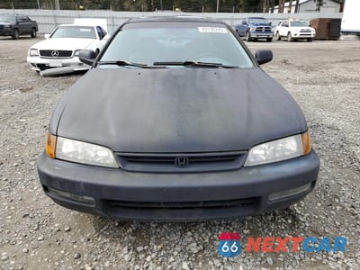 Piąte zdjęcie samochodu w środku: 1996 HONDA ACCORD EX VIN:1HGCD7263TA021050 - miniatura