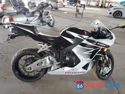 2016 HONDA CBR600 RR JH2PC40JXGK200833 - główne zdjęcie licytacji z USA - miniatura