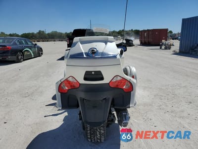 Czwarte zdjęcie samochodu z boku: 2015 CAN-AM SPYDER ROADSTER RT VIN:2BXNBDD27FV006581 - miniatura