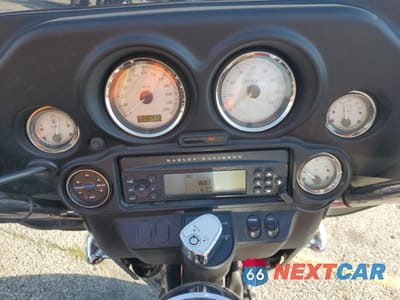 Zdjęcie 7 z 8 samochodu: 2008 HARLEY-DAVIDSON FLHX VIN:1HD1KB4398Y652433 - miniatura
