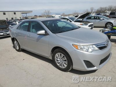 Czwarte zdjęcie samochodu z boku: 2012 TOYOTA CAMRY BASE VIN:4T4BF1FK5CR271981 - miniatura