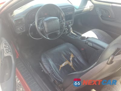 Zdjęcie 8 z 14 samochodu: 2001 CHEVROLET CAMARO VIN:2G1FP22K112118017 - miniatura