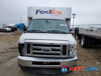 Piąte zdjęcie samochodu w środku: 2023 FORD ECONOLINE E350 SUPER DUTY CUTAWAY VAN VIN:1FDWE3FK4PDD13704 - miniatura