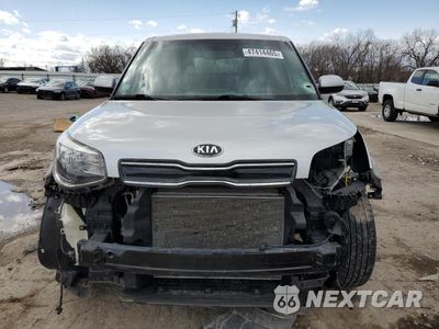 Piąte zdjęcie samochodu w środku: 2017 KIA SOUL + VIN:KNDJP3A58H7446511 - miniatura