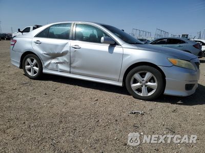 Czwarte zdjęcie samochodu z boku: 2010 TOYOTA CAMRY BASE VIN:4T1BF3EK6AU083913 - miniatura