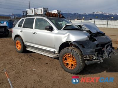 Czwarte zdjęcie samochodu z boku: 2005 PORSCHE CAYENNE VIN:WP1AA29P85LA25634 - miniatura