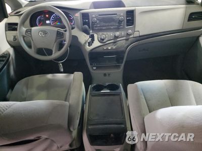 Zdjęcie 8 z 13 samochodu: 2012 TOYOTA SIENNA LE VIN:5TDKK3DC3CS200283 - miniatura