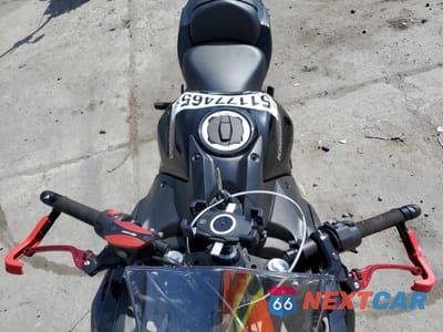 Piąte zdjęcie samochodu w środku: 2025 KAWASAKI EX650 R VIN:ML5EXER19SDAD6834 - miniatura