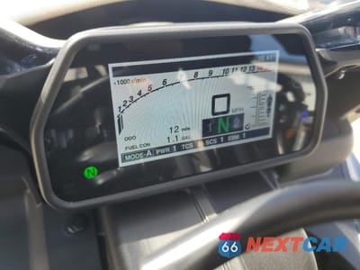 Zdjęcie 7 z 10 samochodu: 2024 YAMAHA YZFR1 VIN:JYARN66E2RA003774 - miniatura