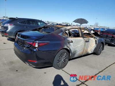 Trzecie zdjęcie samochodu z tyłu: 2025 LEXUS ES 350 BASE VIN:58ADZ1B15SU195323 - miniatura