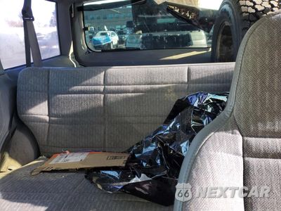 Zdjęcie 10 z 13 samochodu: 1997 JEEP CHEROKEE SE VIN:1J4FJ28S4VL584105 - miniatura