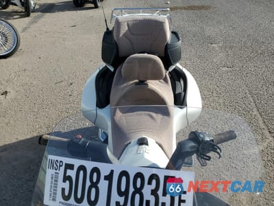 Piąte zdjęcie samochodu w środku: 2017 CAN-AM SPYDER ROADSTER RT VIN:2BXNBDD26HV004839 - miniatura