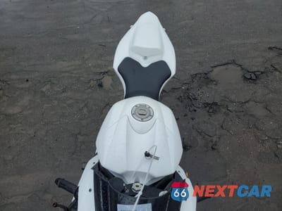 Piąte zdjęcie samochodu w środku: 2006 YAMAHA YZFR1 C VIN:JYARN15Y06A002147 - miniatura