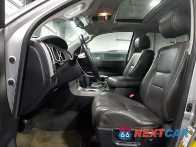 Zdjęcie 7 z 13 samochodu: 2011 TOYOTA SEQUOIA SR5 VIN:5TDBM5G11BS001506 - miniatura