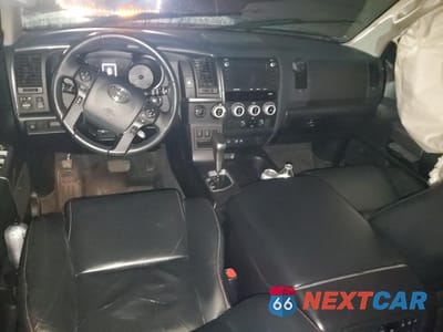 Zdjęcie 8 z 13 samochodu: 2020 TOYOTA SEQUOIA SR5 VIN:5TDBY5G15LS179294 - miniatura