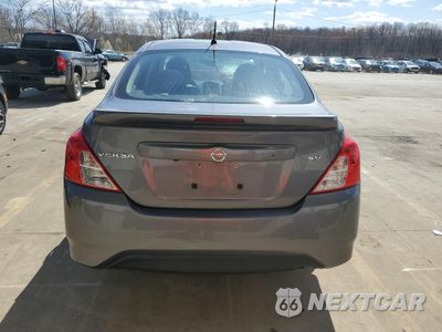 Zdjęcie 6 z 15 samochodu: 2018 NISSAN VERSA S VIN:3N1CN7AP0JL879364 - miniatura