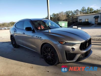 Czwarte zdjęcie samochodu z boku: 2019 MASERATI LEVANTE S SPORT VIN:ZN661YUS9KX336692 - miniatura