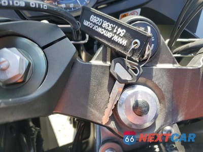 Zdjęcie 8 z 9 samochodu: 2011 KAWASAKI ZX1000 G VIN:JKAZXCG14BA000271 - miniatura