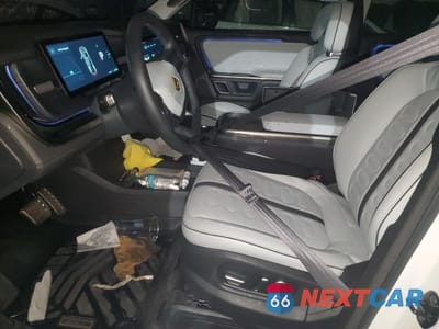 Zdjęcie 7 z 13 samochodu: 2024 RIVIAN R1S ADVENT VIN:7PDSGABA1RN040676 - miniatura