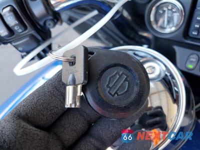 Zdjęcie 8 z 9 samochodu: 2010 HARLEY-DAVIDSON FLHTK VIN:1HD1KEM30AB674640 - miniatura