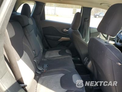 Zdjęcie 11 z 15 samochodu: 2017 JEEP CHEROKEE SPORT VIN:1C4PJLAB5HW592131 - miniatura
