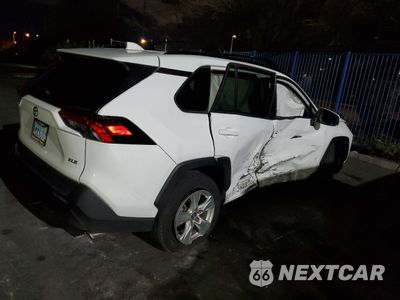 Trzecie zdjęcie samochodu z tyłu: 2019 TOYOTA RAV4 XLE VIN:2T3W1RFV8KC028630 - miniatura