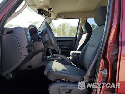 Zdjęcie 7 z 13 samochodu: 2008 JEEP COMMANDER SPORT VIN:1J8HG48K98C172395 - miniatura