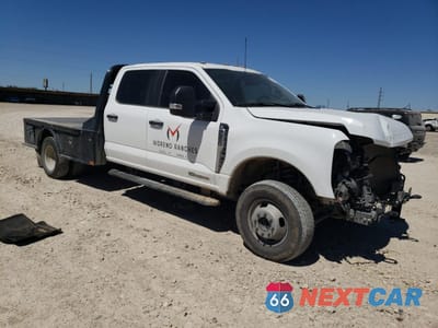 Czwarte zdjęcie samochodu z boku: 2023 FORD F350 SUPER DUTY VIN:1FD8W3HT9PED27345 - miniatura