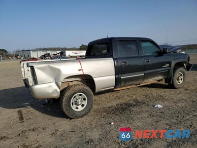 Trzecie zdjęcie samochodu z tyłu: 2004 CHEVROLET SILVERADO K2500 HEAVY DUTY VIN:1GCHK23294F221508 - miniatura