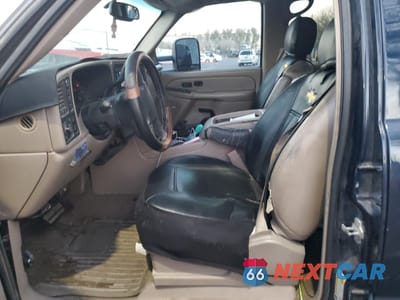 Zdjęcie 7 z 12 samochodu: 2006 CHEVROLET SILVERADO K3500 VIN:1GCHK33D56F258274 - miniatura