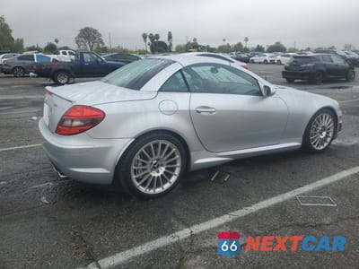 Trzecie zdjęcie samochodu z tyłu: 2006 MERCEDES-BENZ SLK 55 AMG VIN:WDBWK73F16F084525 - miniatura